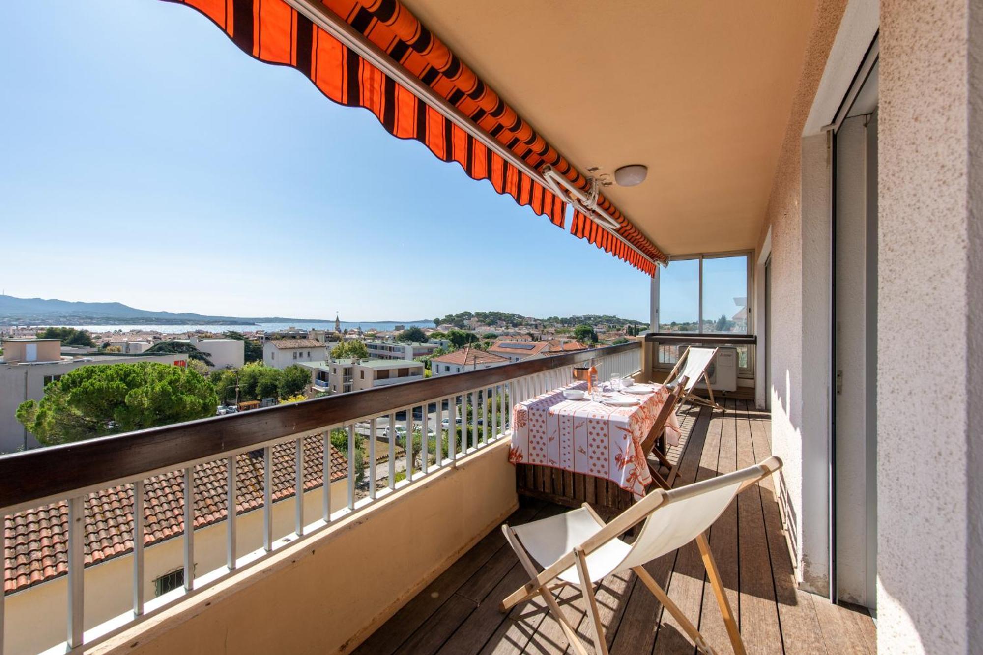 Le Cadet - Vue Panoramique Ville Et Baie De Sanary Sur Mer, Parking & Terrasse - 2 A 4 Pers Экстерьер фото